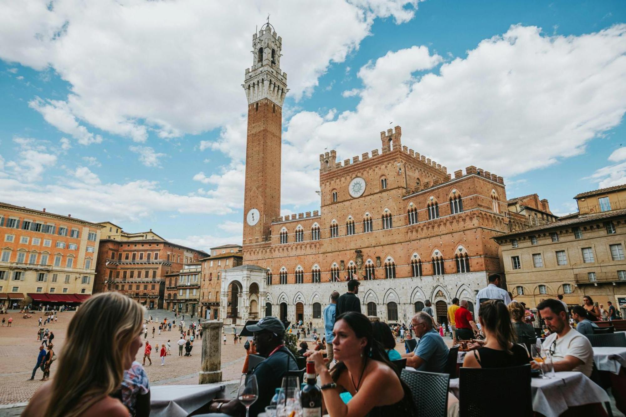 Asso Di Picche Apartment Siena Luaran gambar