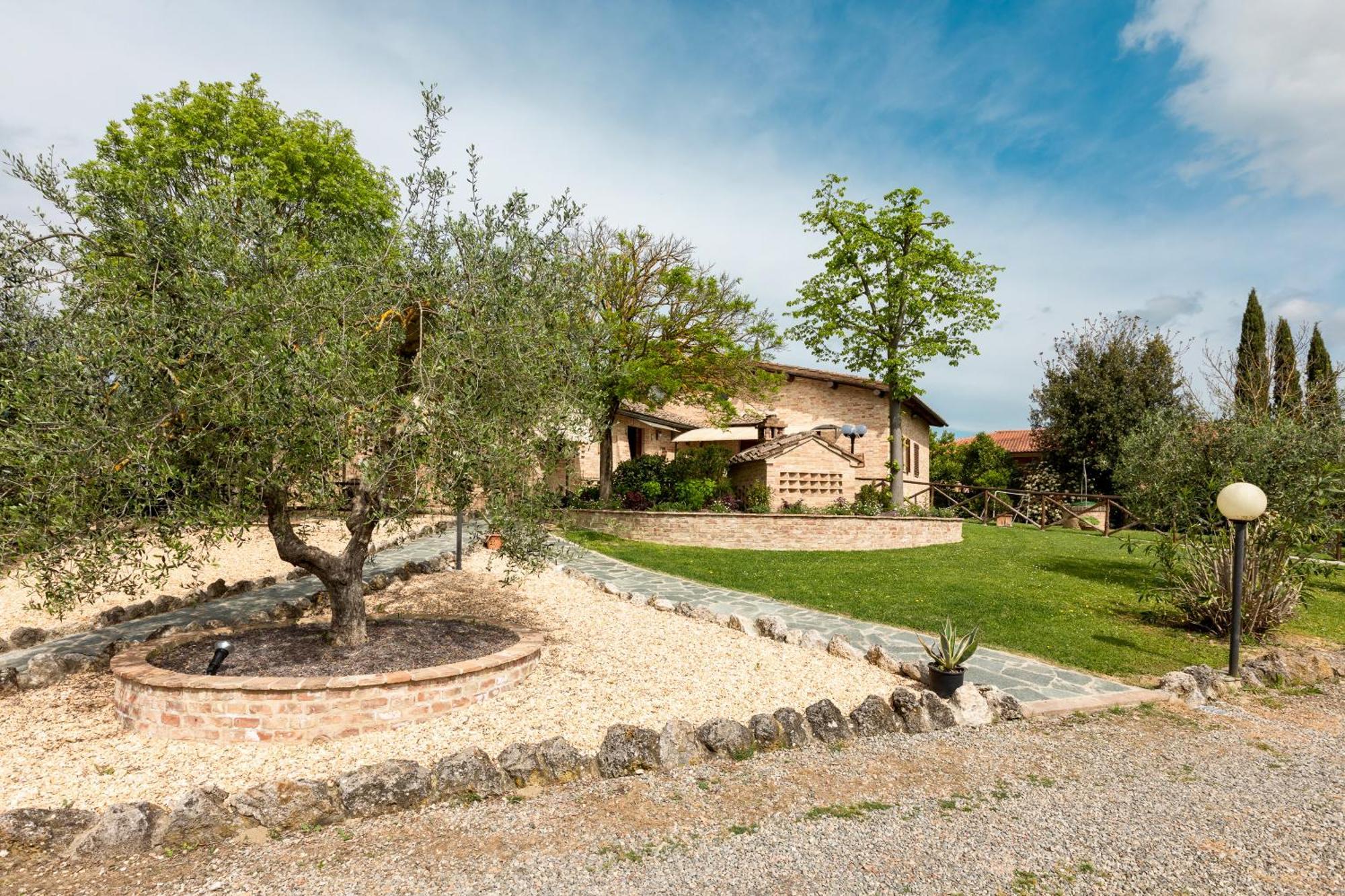 Asso Di Picche Apartment Siena Luaran gambar