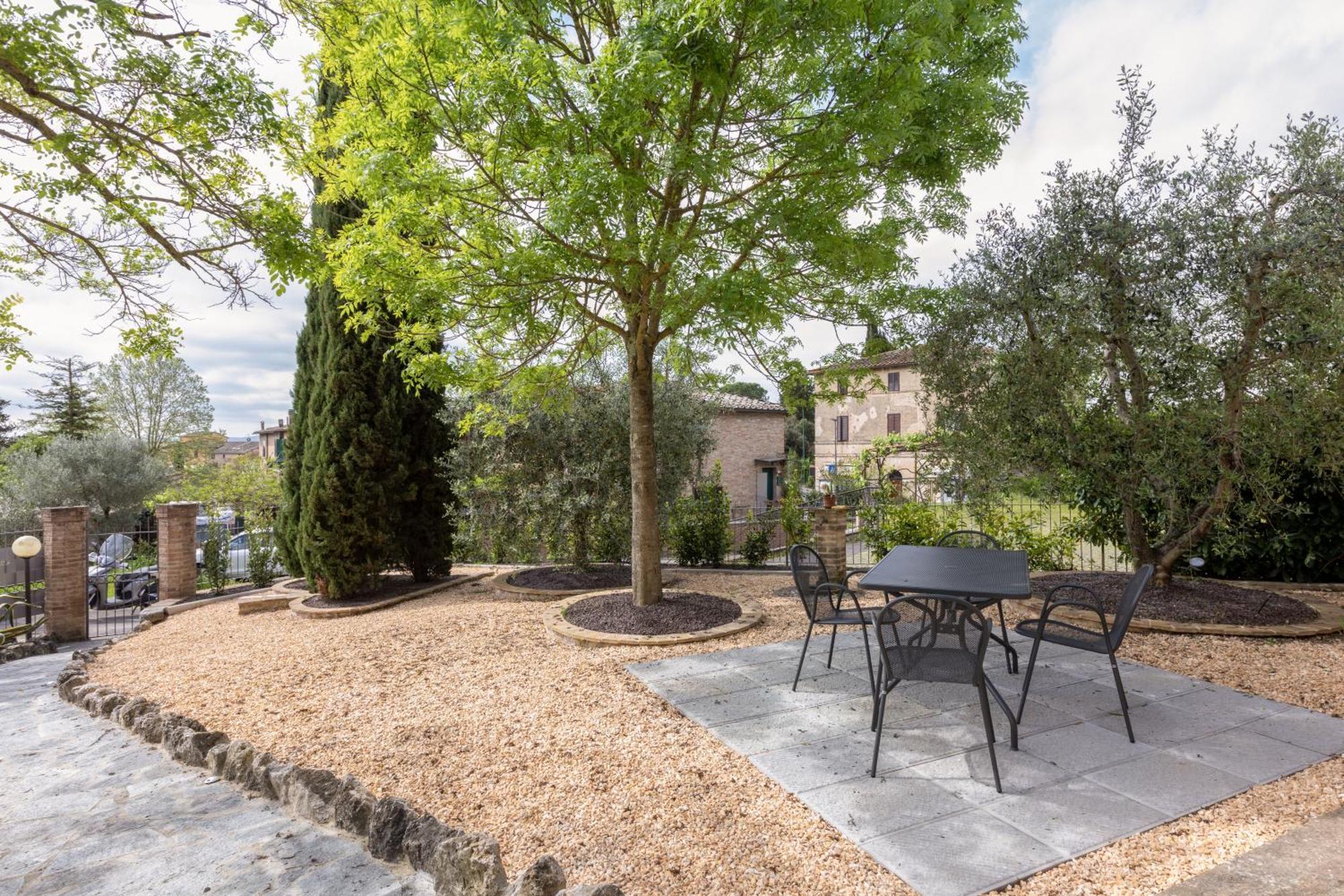 Asso Di Picche Apartment Siena Luaran gambar