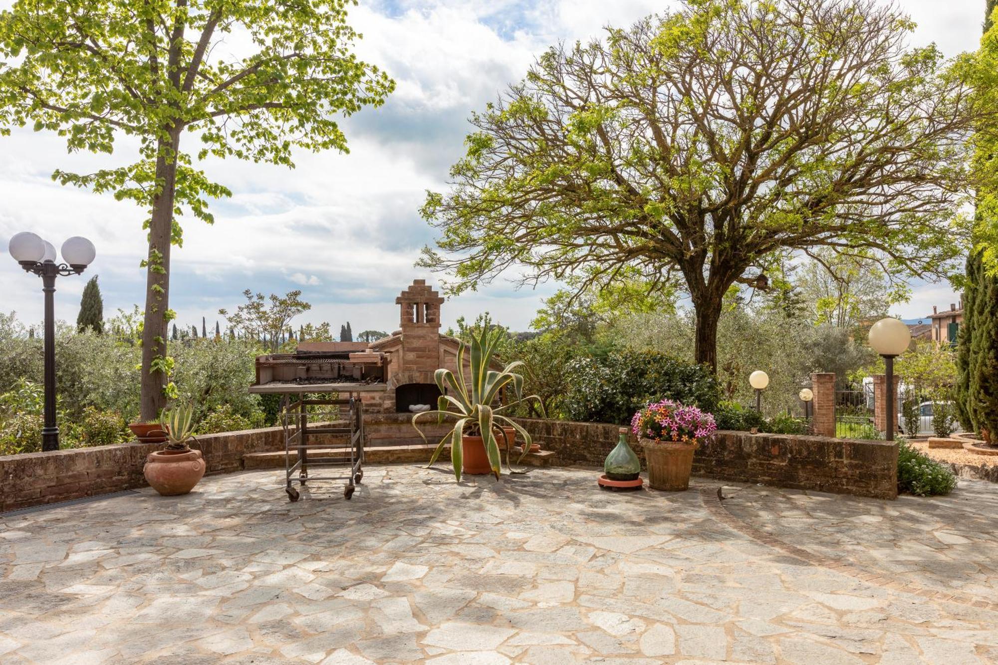 Asso Di Picche Apartment Siena Luaran gambar